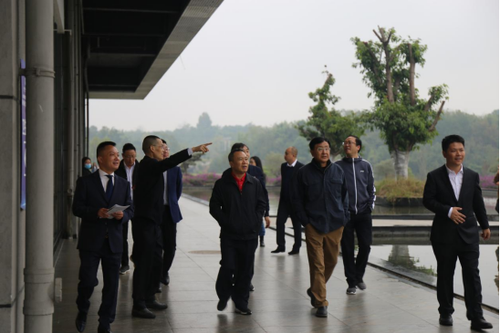 云顶国际集团表部董事一行调研聚峰谷项目