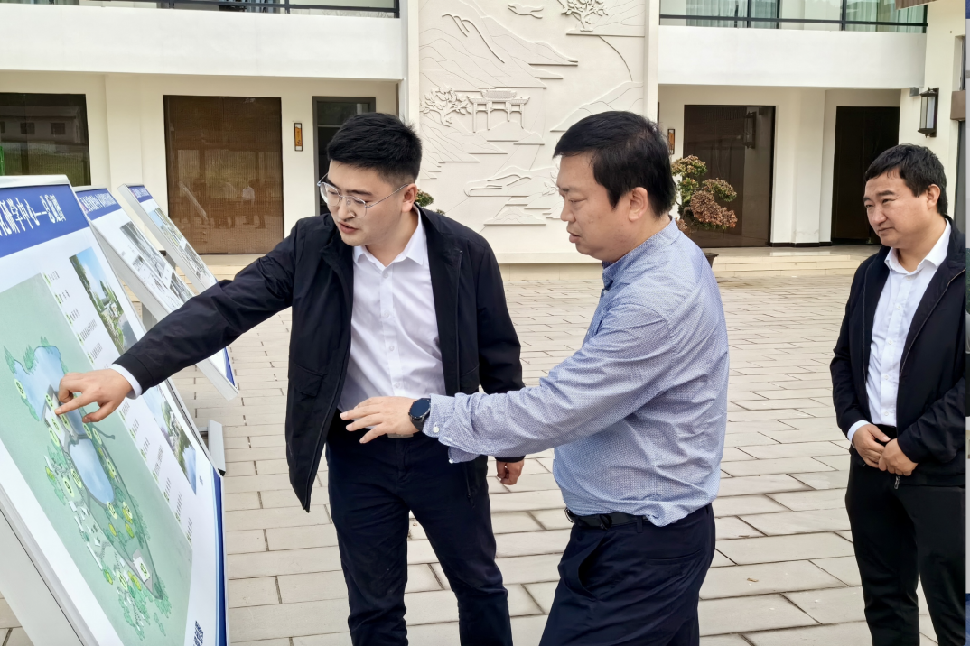 省云顶国际集团辅导赴南充市邓家沟村调研村落振兴工作