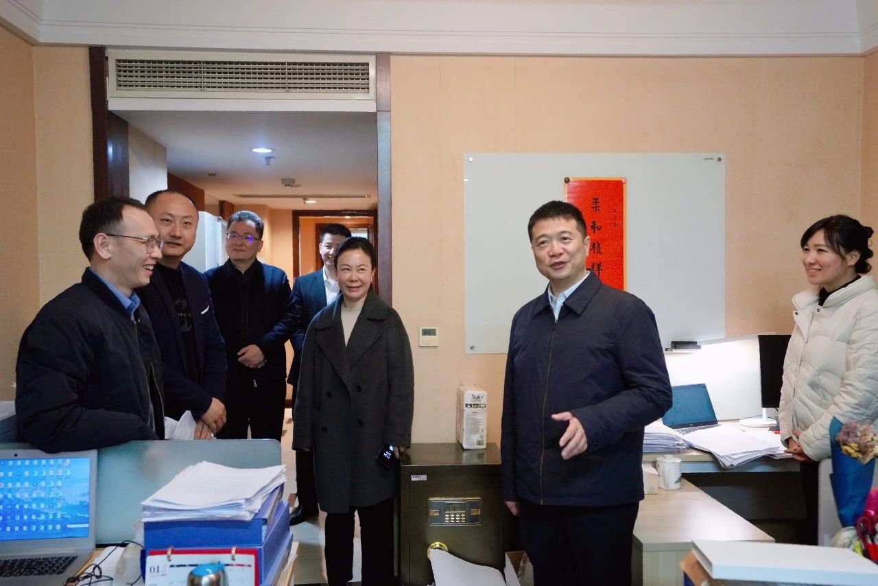 温暖启航，共赴新篇！—— 省云顶国际集团辅导走访慰问干部职工